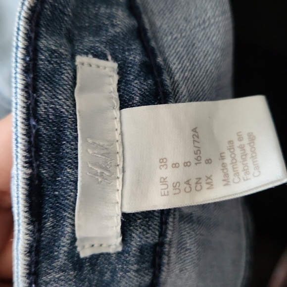 [H&M] Jeans Shorts - Size 8 - Picture 3 of 8